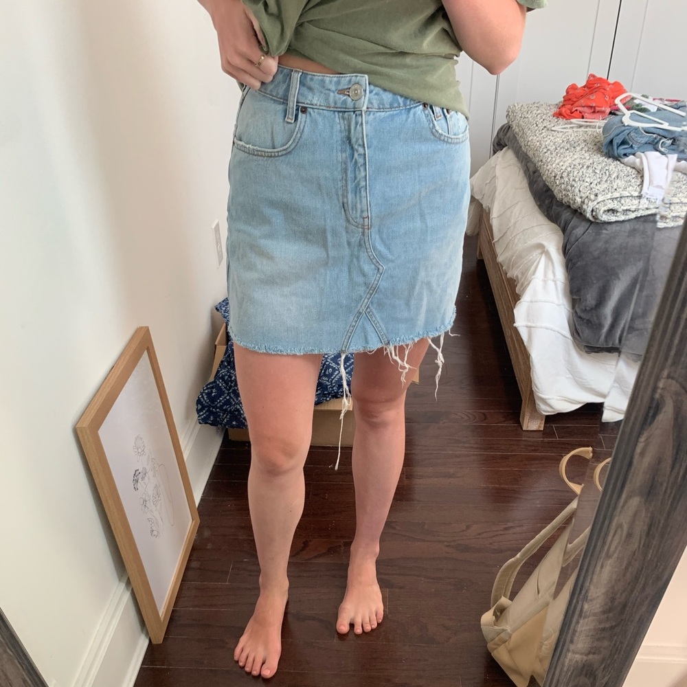 Light wash jean skirt - Picture 3 of 3